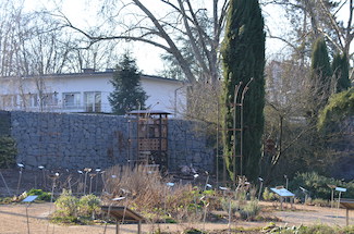 Neues Insektenhotel, dass im Herzogenriedpark aufgestellt wurde.